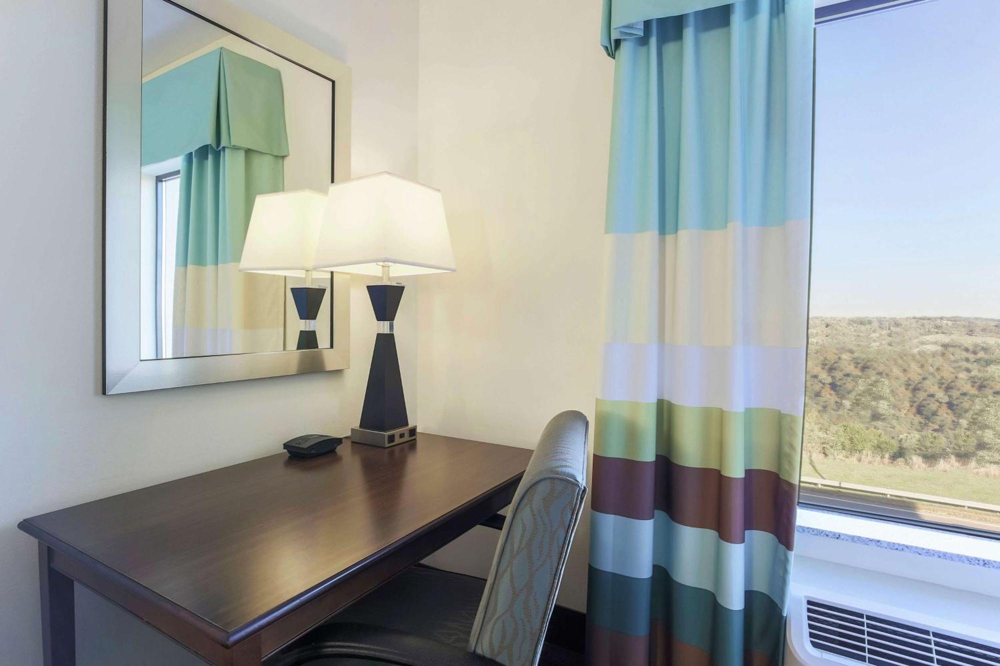 Hampton Inn & Suites Wheeling - The Highlands Triadelphia Eksteriør billede