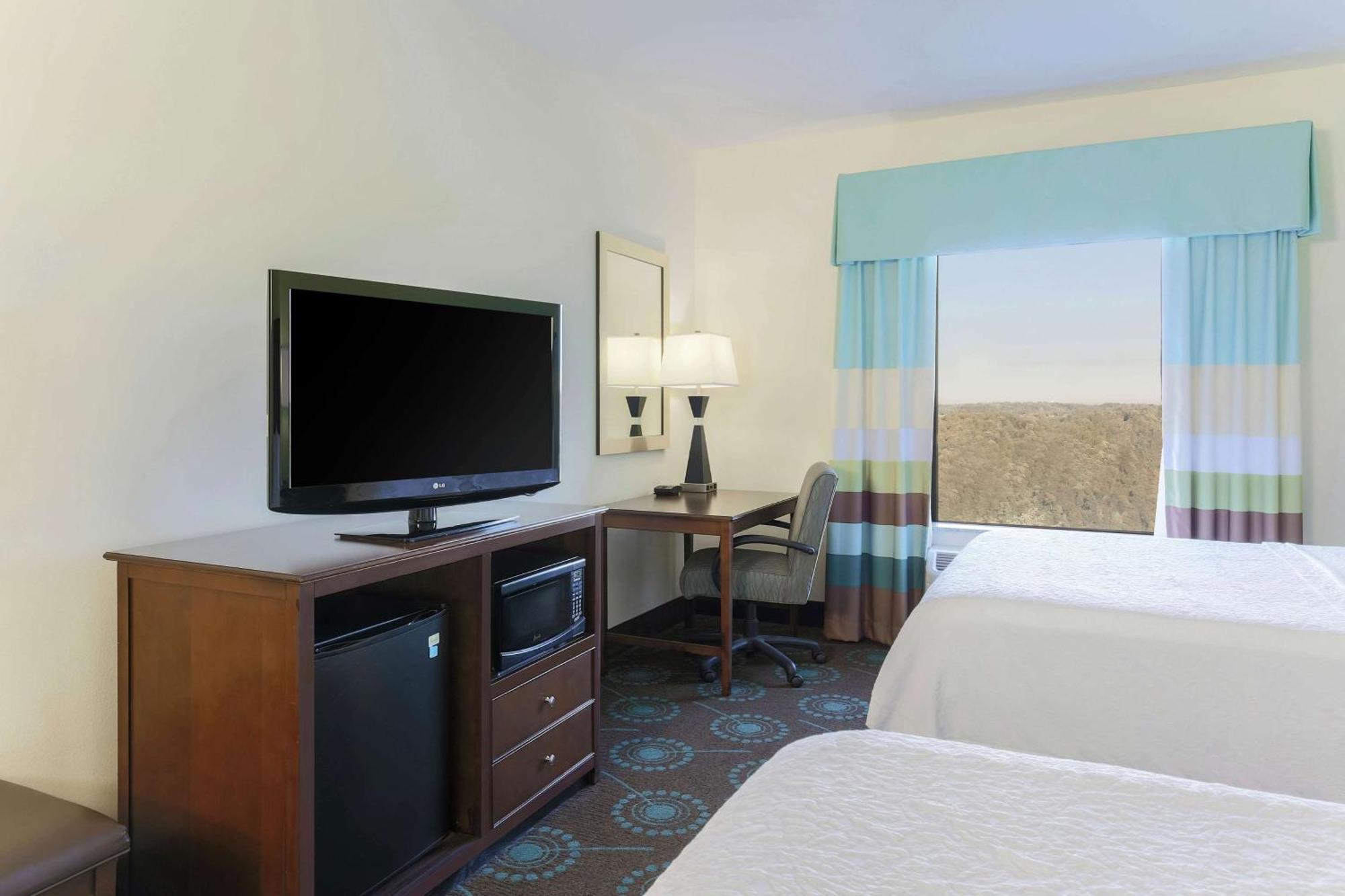 Hampton Inn & Suites Wheeling - The Highlands Triadelphia Eksteriør billede