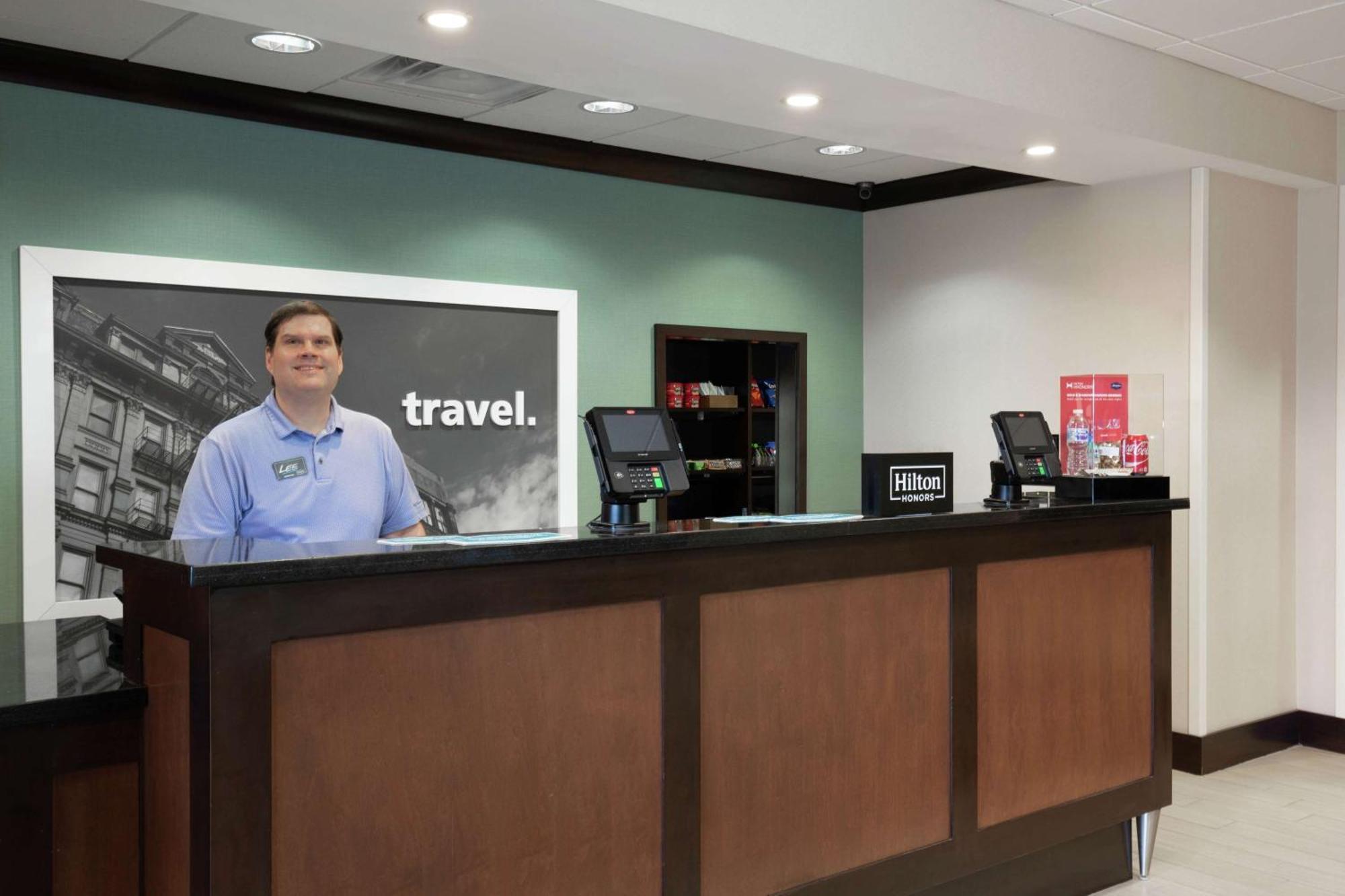Hampton Inn & Suites Wheeling - The Highlands Triadelphia Eksteriør billede