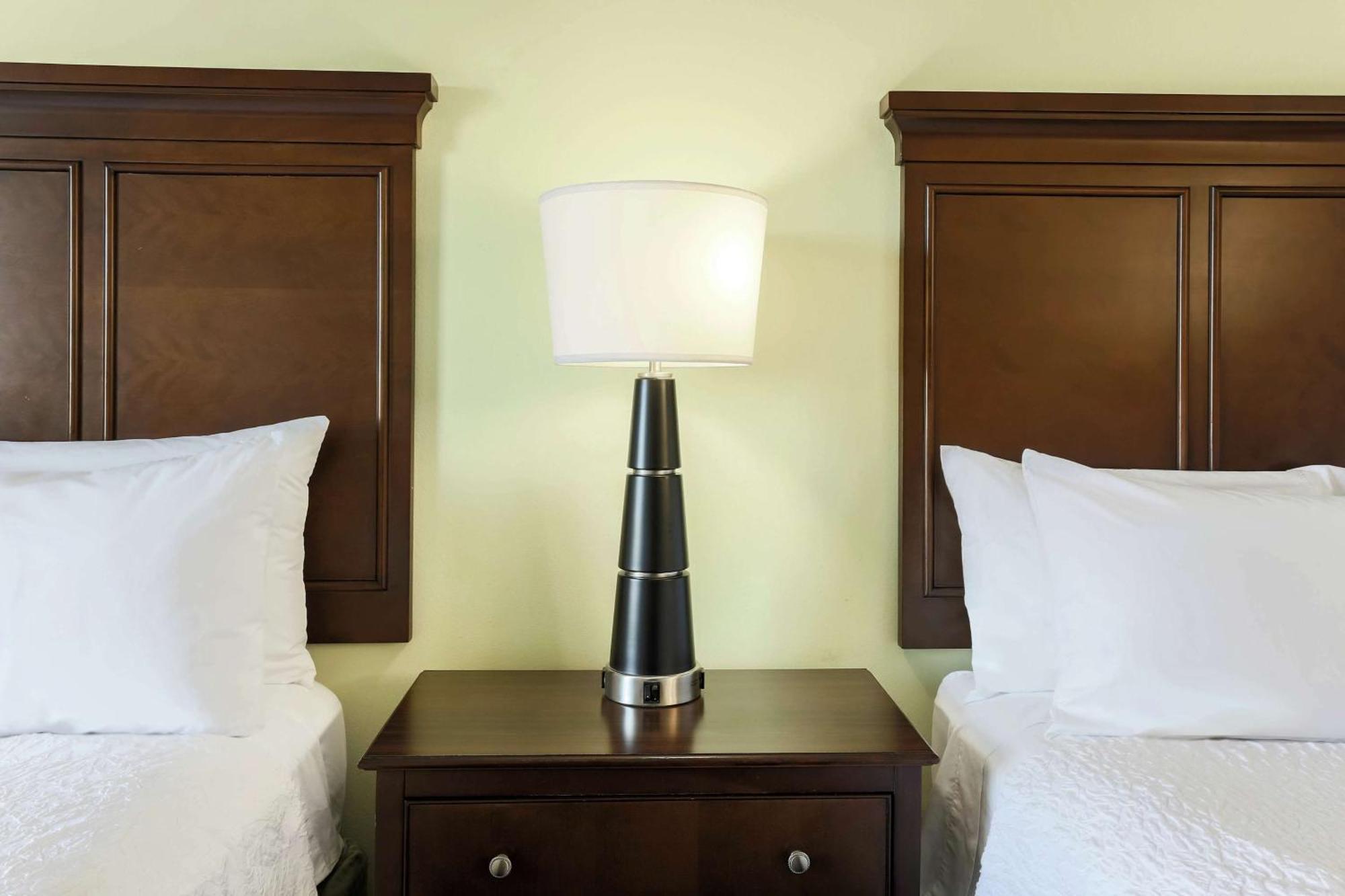 Hampton Inn & Suites Wheeling - The Highlands Triadelphia Eksteriør billede