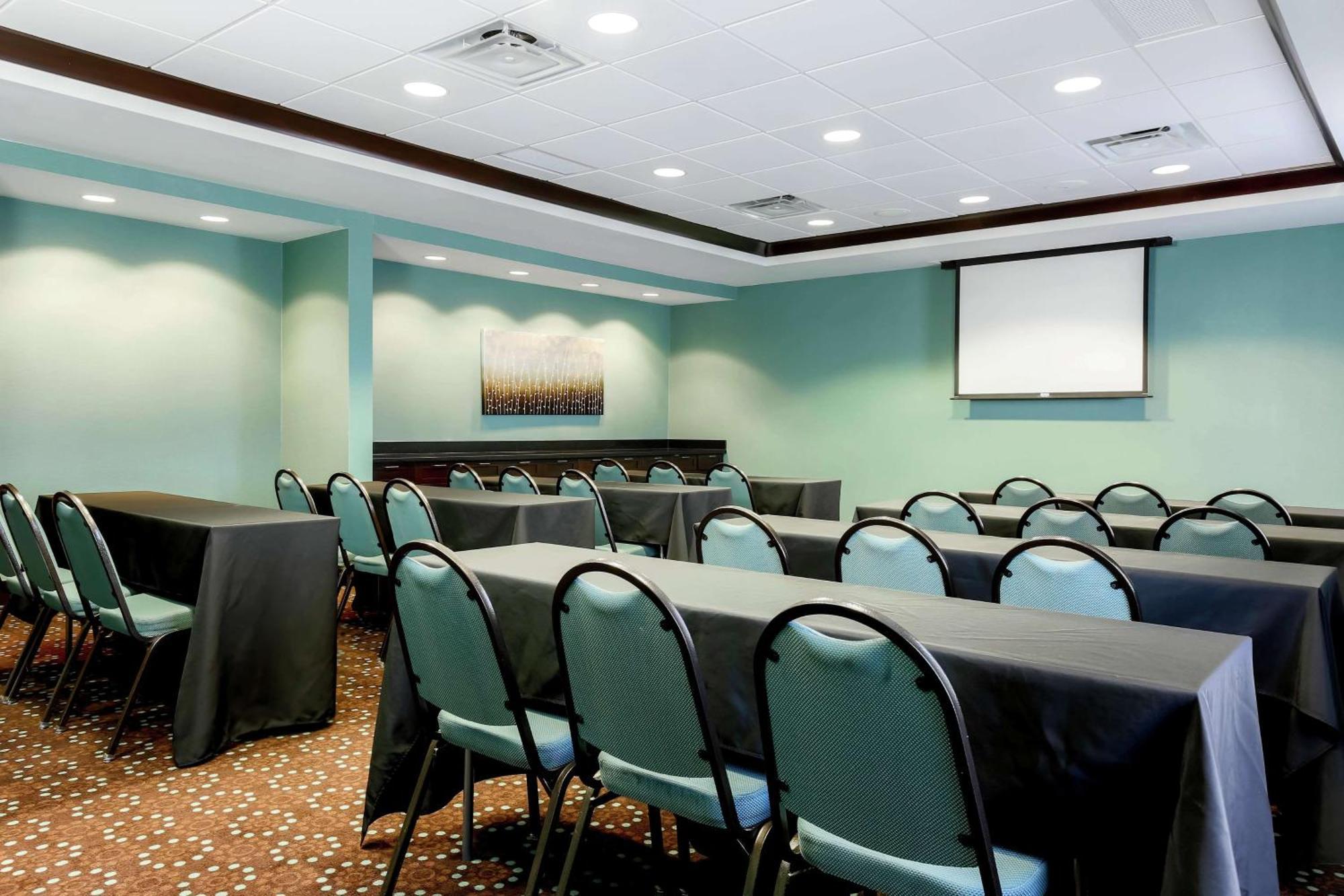 Hampton Inn & Suites Wheeling - The Highlands Triadelphia Eksteriør billede