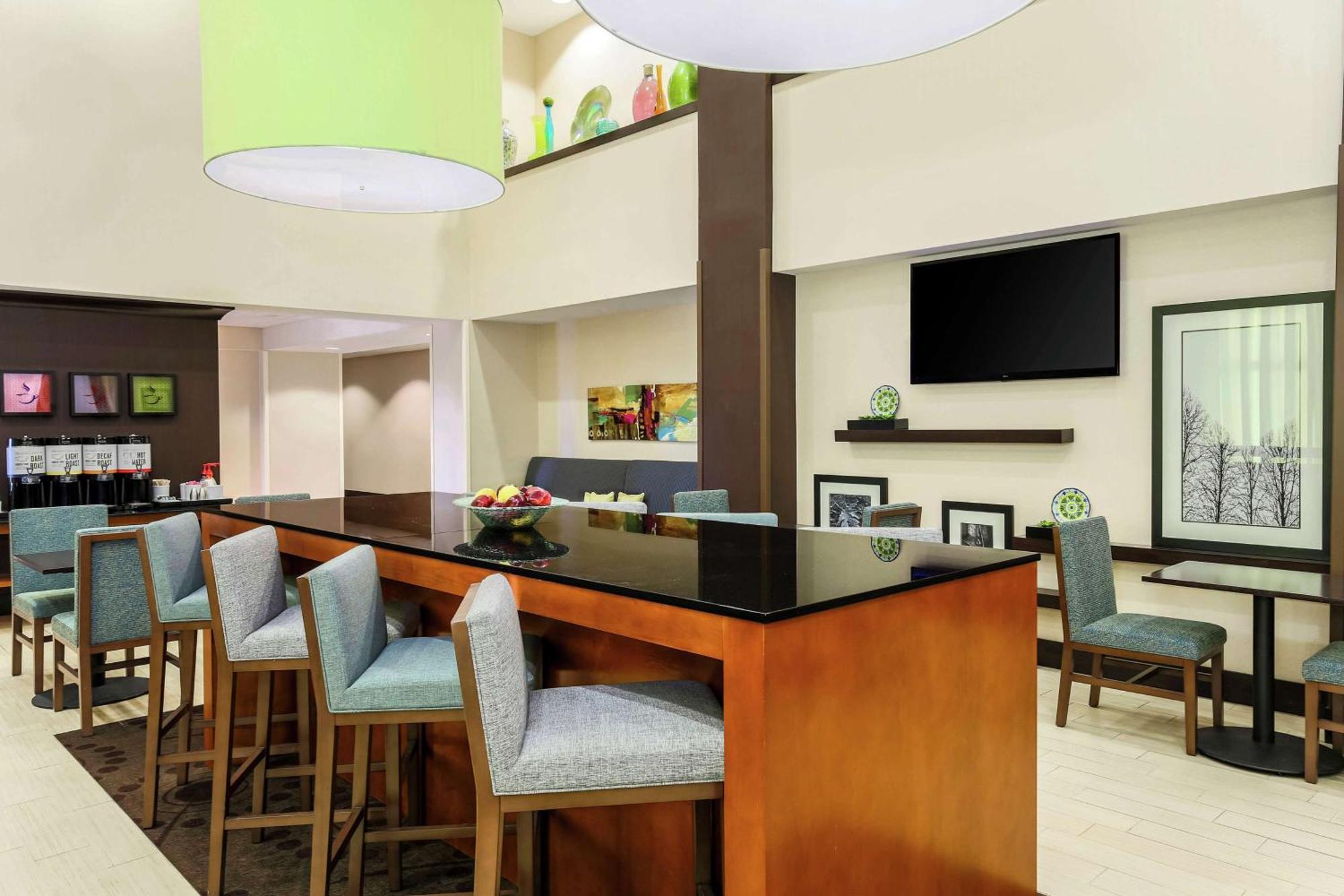 Hampton Inn & Suites Wheeling - The Highlands Triadelphia Eksteriør billede