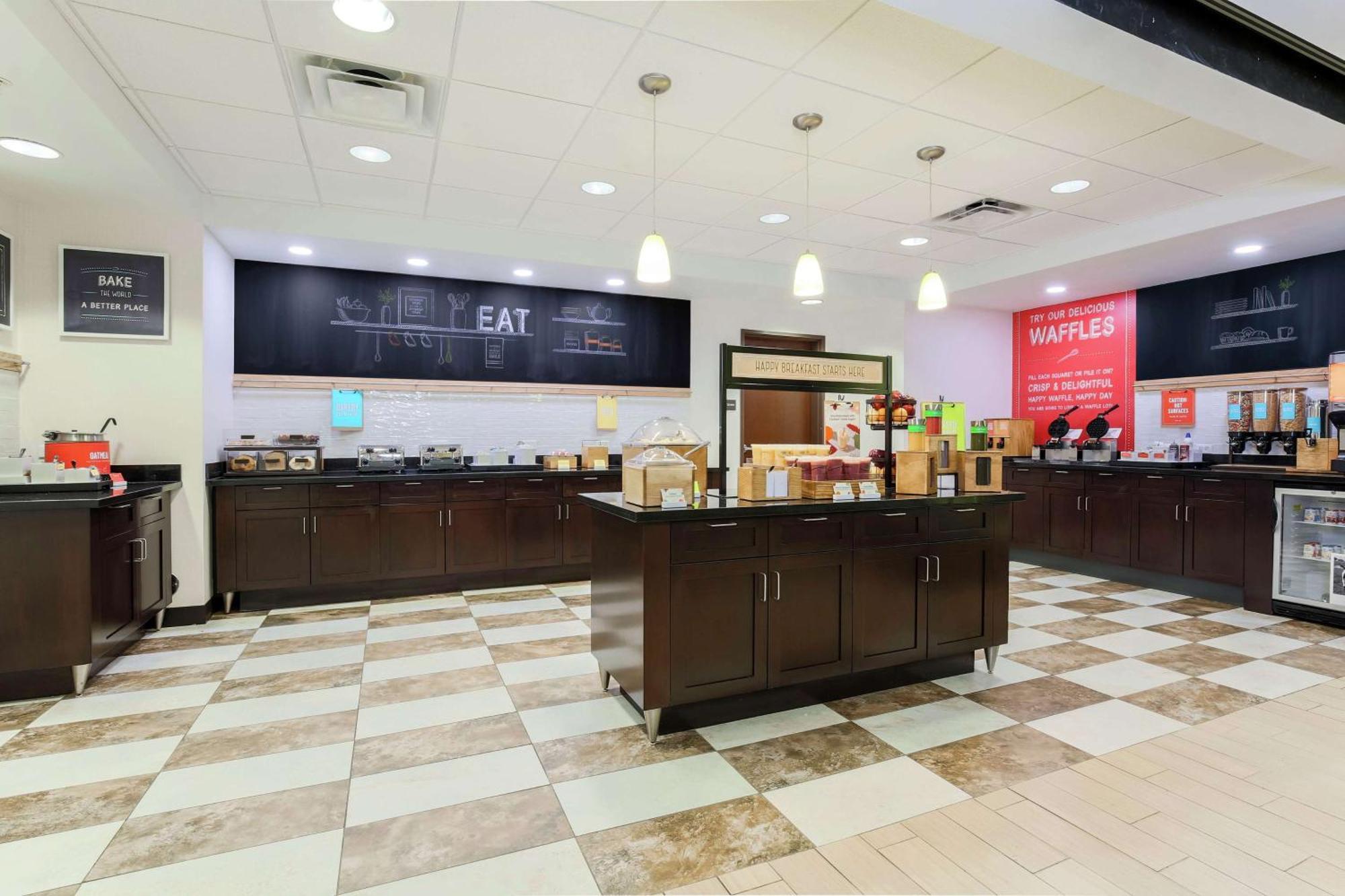 Hampton Inn & Suites Wheeling - The Highlands Triadelphia Eksteriør billede